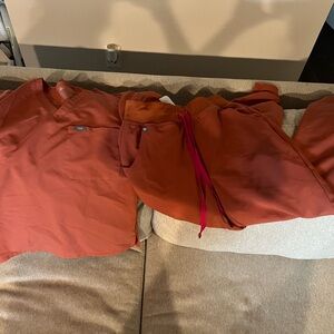 Figs Women's Terracotta Scrubs Set